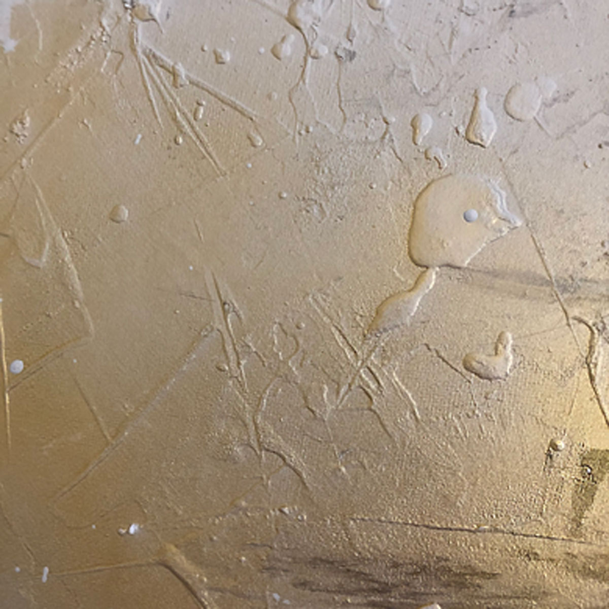 Nahmaufnahme eines Gemäldes in Beigetönen mit Goldakzenten, der Name des Kunstwerks ist Gold Dust
